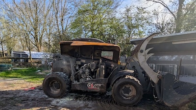 Landbouwvoertuig in brand op de Kommendijk in Doetinchem