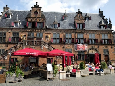 Het Nijmeegs dialect sterft uit: 7 x zo scheld je iemand uit in het Nimweegs