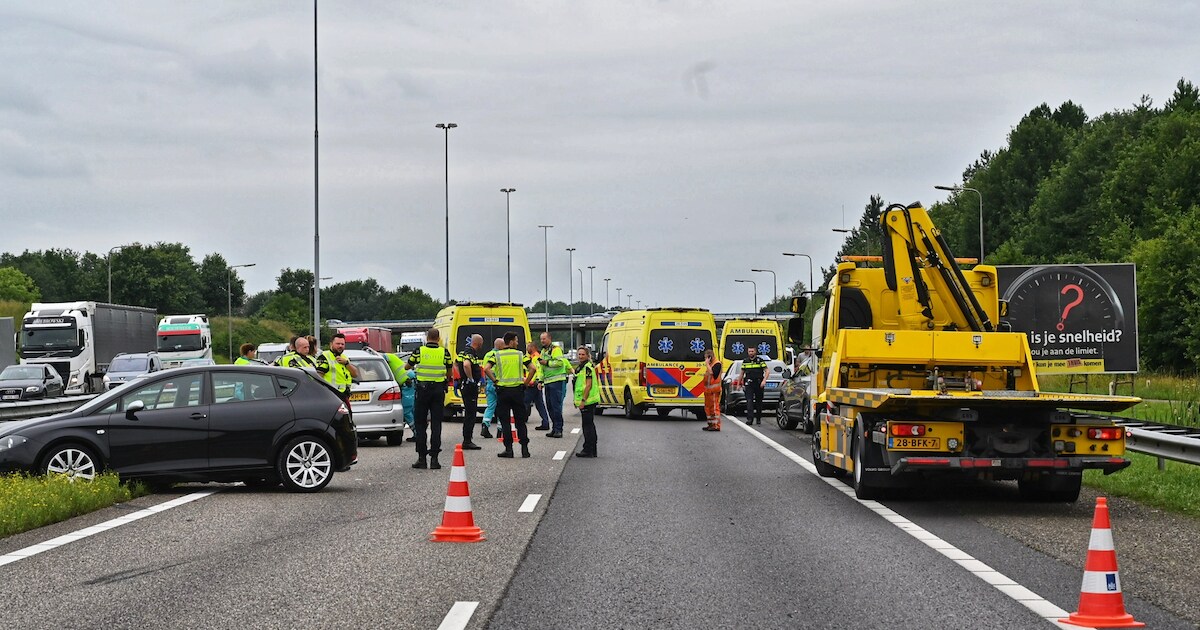 Ongeluk met meerdere auto's op A58 bij Ulvenhout: weg richting Breda weer open