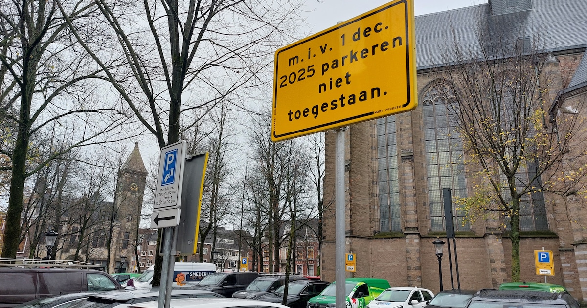 Opnieuw verdwijnen parkeerplekken op het Janskerkhof in Utrecht