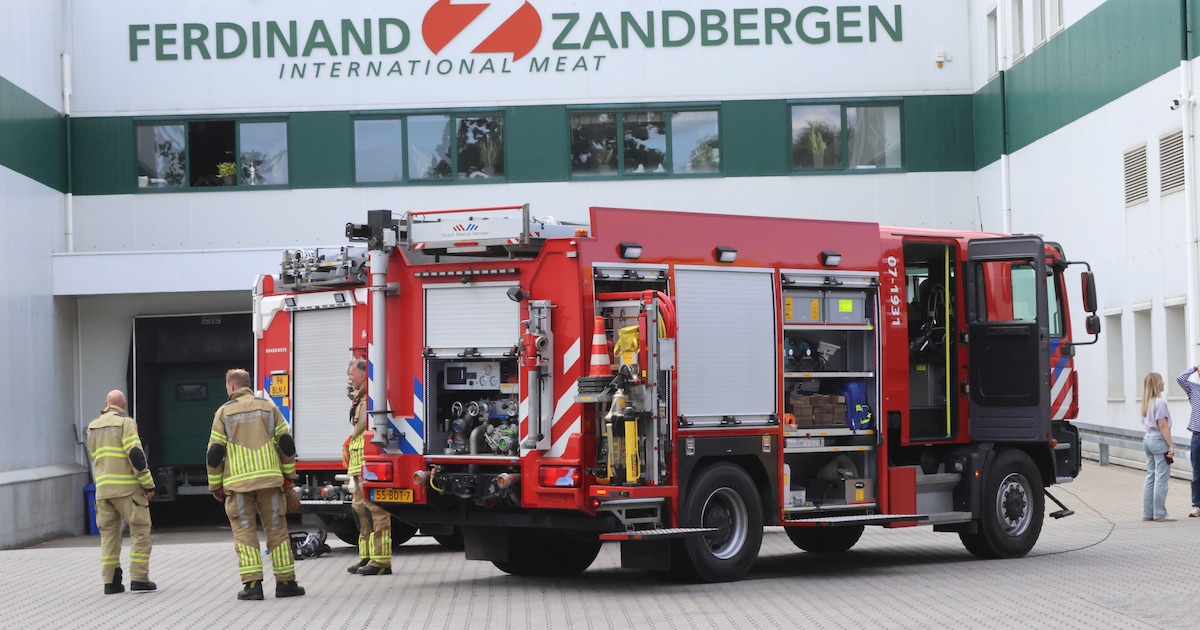 Ventilator vat vlam in bedrijfshal Woudenberg, veel rookontwikkeling