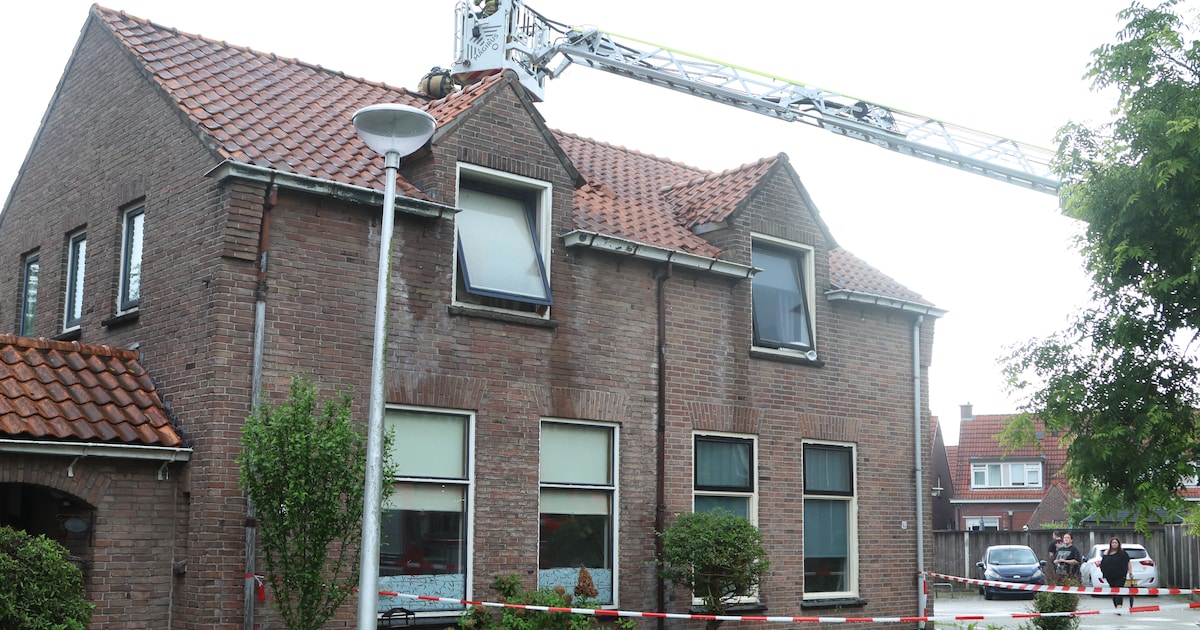 Schade aan woning na blikseminslag in Almelo: ‘Zag een soort vuurbal’