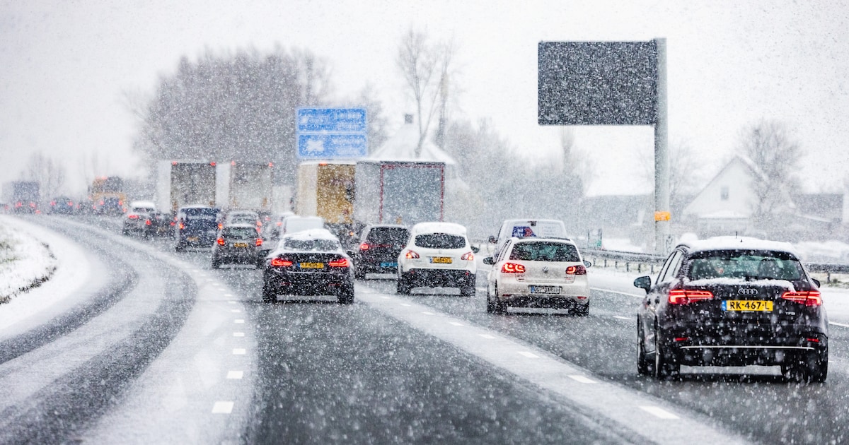 Sneeuw bereikt vanavond deze regio, strooiwagens de weg op: ‘Maandag vieze bende’