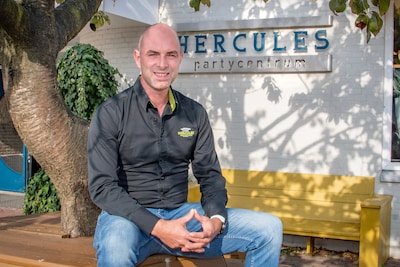 René gaat van legerofficier naar uitbater van partycentrum Hercules: ‘Ik heb zin in ondernemerschap’