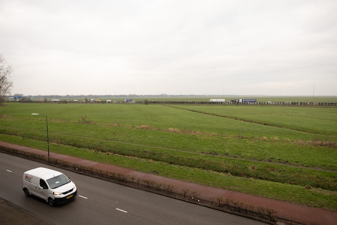 Beeld bij artikel: Nieuwbouwwijk Baarnsche Zoom gaat eindelijk door: 500 huizen op graslanden langs de A1