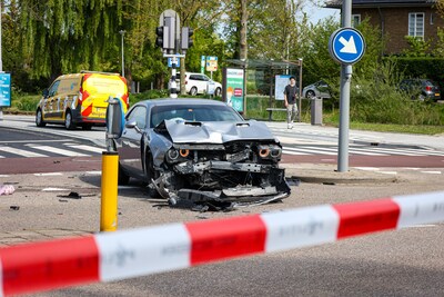 Gewonde en veel schade bij harde botsing in Rotterdam