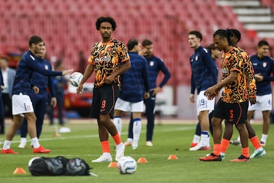 Xavi zet Joey Veerman in de basis tegen Servië, Mexx Meerdink in de spits