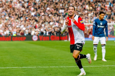 Anis Hadj Moussa helpt flitsend Feyenoord aan derde treffer, FC Utrecht moet verder zonder topscorer