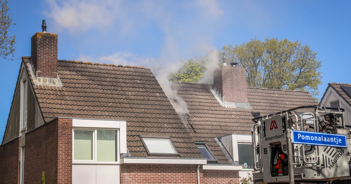 Veel rook door zolderbrand in de Parklaan in Soest