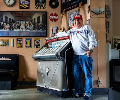 Van De PinUp Club tot de Bunnikside: ras-Utrechter Hans (69) leeft op zijn eigen, een tikje ondeugen