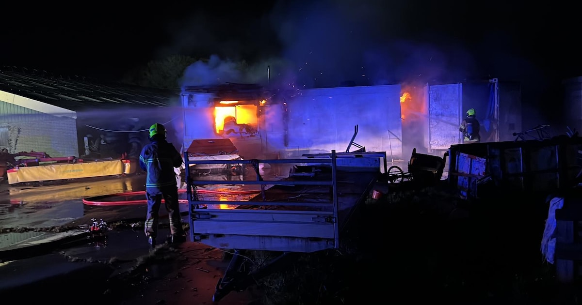 Grote brand op Oosterdijk in Bergen