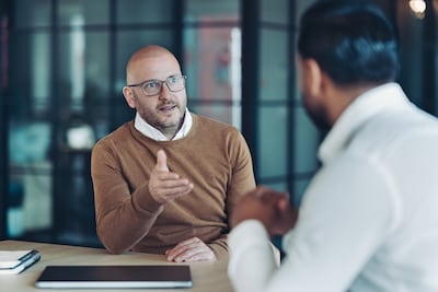 Managers ontslaan mensen en krijgen bonus: documentaire laat zien hoe ongelijk de werkvloer is