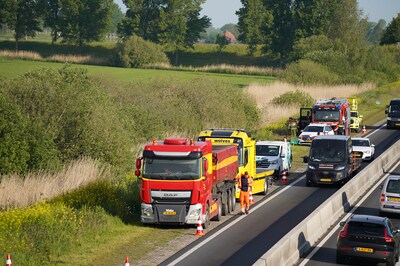 Auto en vrachtwagen botsen op N50 bij Kampen