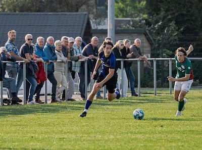 Tieme (23) speelt al zijn leven lang bij SC Millingen, maar nu maakt hij iets unieks mee
