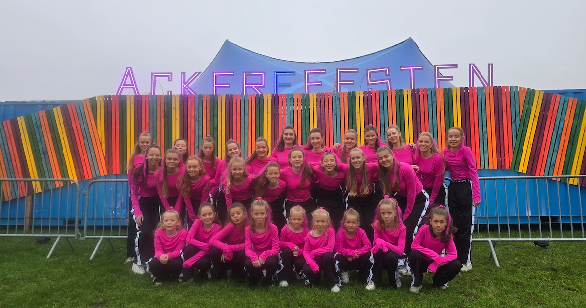 Dansgarde CV de Hanen viert 44-jarig bestaan in Ledeacker