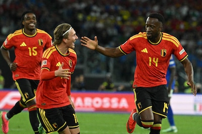 Mark van Bommel kent vliegende start als bondscoach van België met zege in Italië