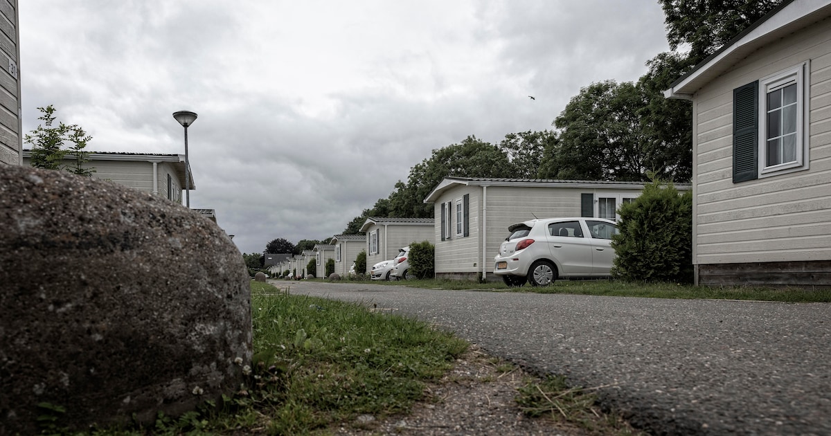 Nieuwkoop tekent convenant voor betere huisvesting arbeidsmigranten aan Oostkanaalweg