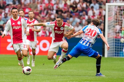 Spanning terug in Amsterdam na goal Heerenveen op slag van rust, Gloukh dicht bij doelpunt voor Ajax