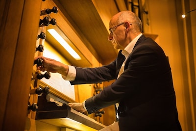 Organist Evert van de Veen speelt psalmbewerkingen in Bovenkerk