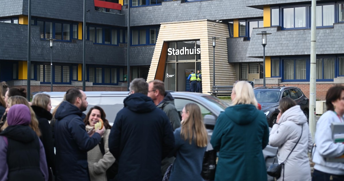 Gemeentehuis Hoorn ontruimd wegens melding koolmonoxide