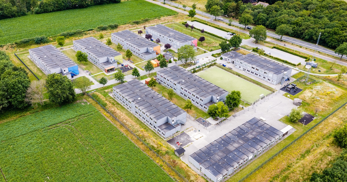 Nog 41 bewoners vier maanden na sluitingsdatum: dit speelt er rond het azc in Hardenberg