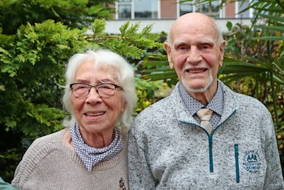 Het liefdesbriefje van Henk bleef jarenlang onbeantwoord door Bets, maar het kwam goed en nu zijn ze