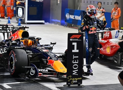 Met 50ste pole heeft Max Verstappen alle uitzicht op eerste zege in Singapore: 'Dit is een heel speciale voor ons'