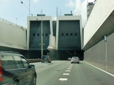 Groot asfaltonderhoud A15 bij Spijkenisse
