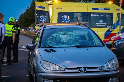 Fietser gewond bij harde botsing met auto in Rotterdam