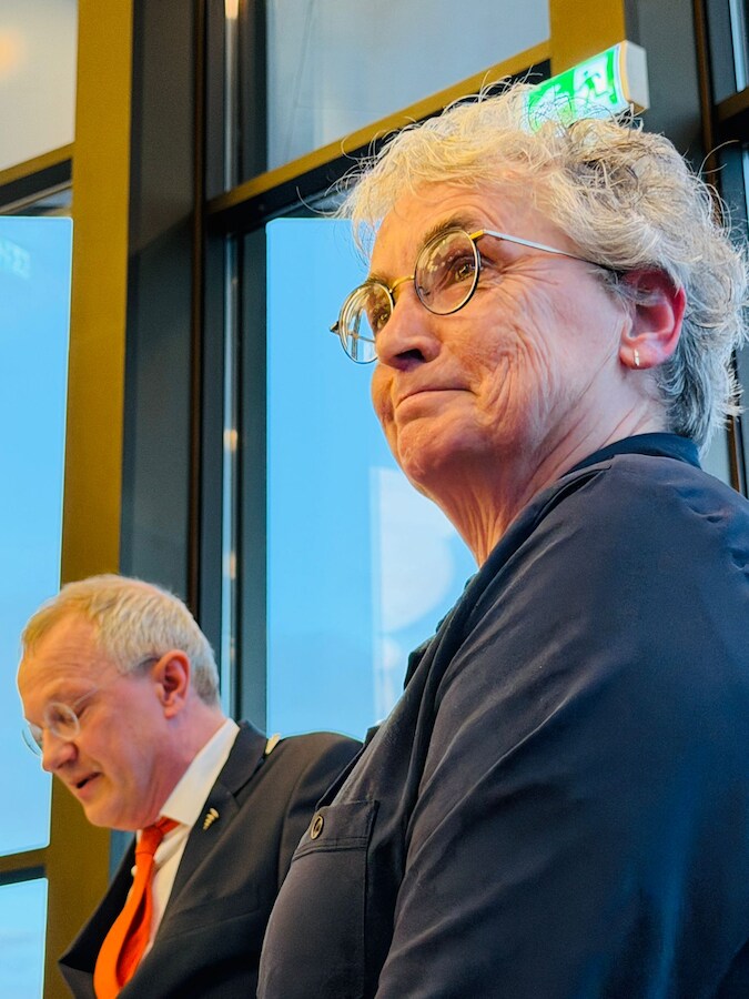 Rietje Lassche en Ton de Vries een lintje, acht nieuwe raadsleden (op ...