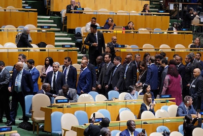 Tientallen diplomaten lopen weg bij VN-speech Netanyahu, Israëlische premier noemt hen ‘morele lafaards’