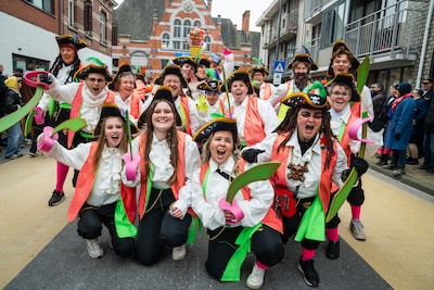 IN BEELD. Carnavalsstoet zorgt voor kleurrijk spektakel in Essen