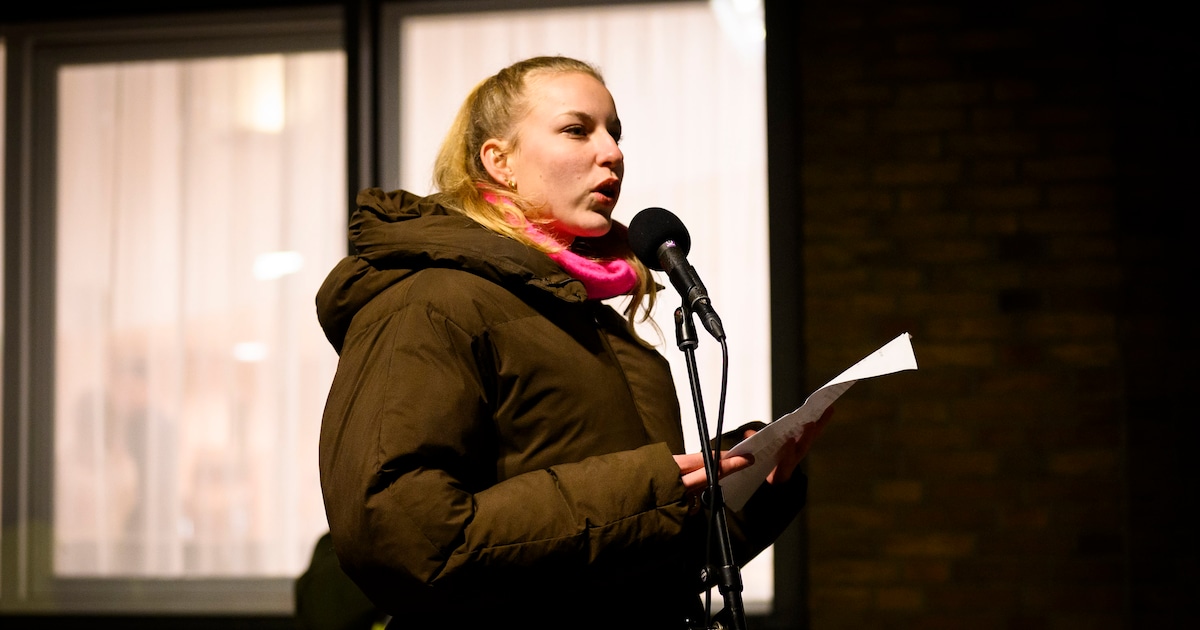 Salomé spreekt voor honderden dorpsgenoten over azc: ‘Ik stond daar om de stem van velen te laten ho