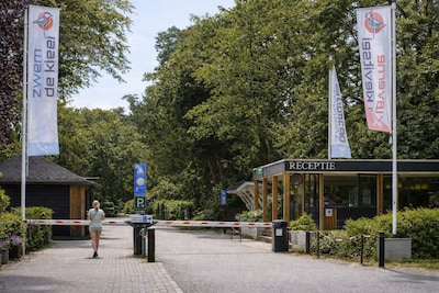 ‘Ik ben gekke Henkie niet’: rechter zet vraagtekens bij ‘stacaravan’ op palen op Parc Kievit