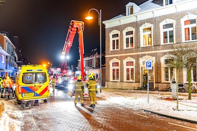 Vier gewonden en twintig mensen geëvacueerd bij grote brand in opvanglocatie