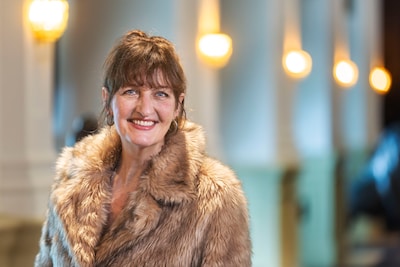 Artiest Coba (70) is druk na haar pensioen: ‘Poep scheppen doe ik niet meer, dat laat ik aan vaders 