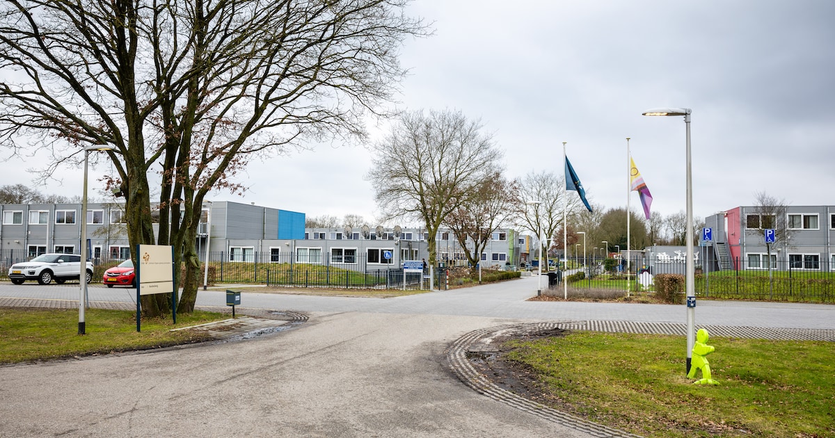 Hardenberg verlaagt bedragen voor COA, maar voert de druk op over azc