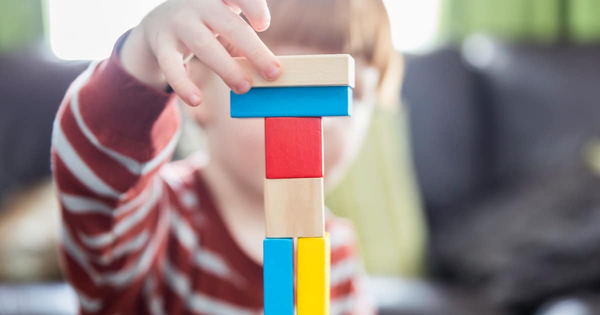 Spelen en ervaringen delen bij ouder-kind café in Zevenhuizen