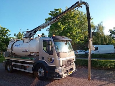 Reinigingswagens maken straatputten schoon in Boxtel, Esch, Lennisheuvel en Liempde