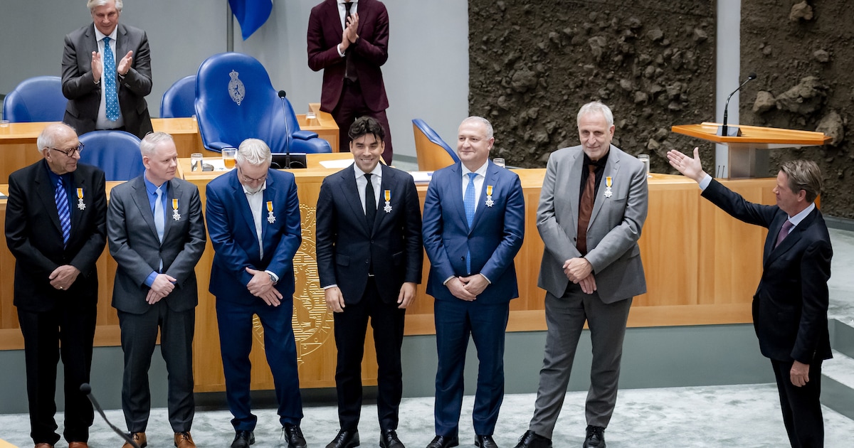 PVV'er Max Aardema uit Drachten krijgt Koninklijke onderscheiding bij vertrek Tweede Kamer