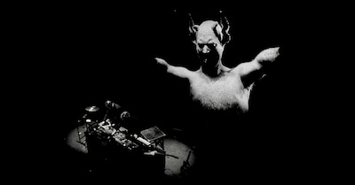 Heksen, duivels en elektrische gitaren: Wanderwelle geeft zwijgende horrorfilm nieuw geluid in Lab-1