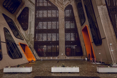 Man (32) veroordeeld nadat hij via koffer in auto kruipt en vriendin slaat