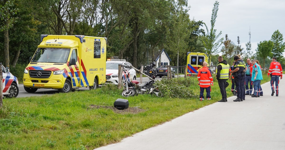 Motorrijder ernstig gewond bij eenzijdig ongeluk in Wetsinge