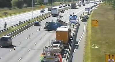 Vertraging op A27 bij Lunetten door gat in wegdek