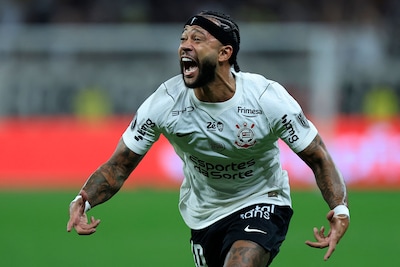 Droomrentree Memphis Depay bij Corinthians: assist voor winnende goal in kraker tegen Rosario Central