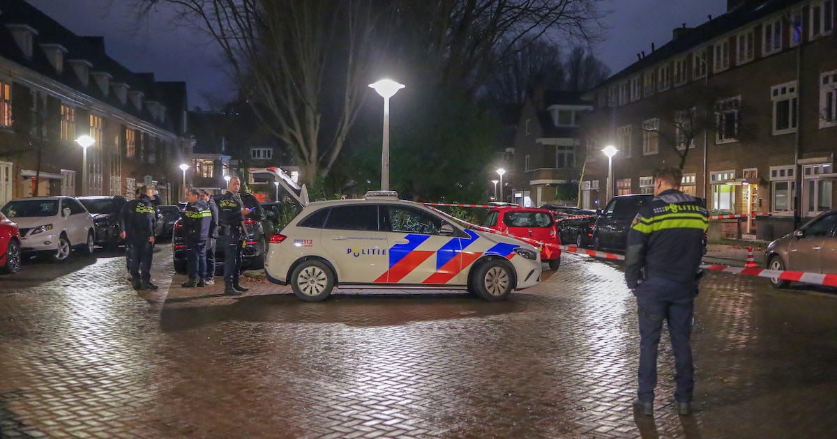 Mogelijk geschoten bij straatroof op de Murillostraat in Amsterdam