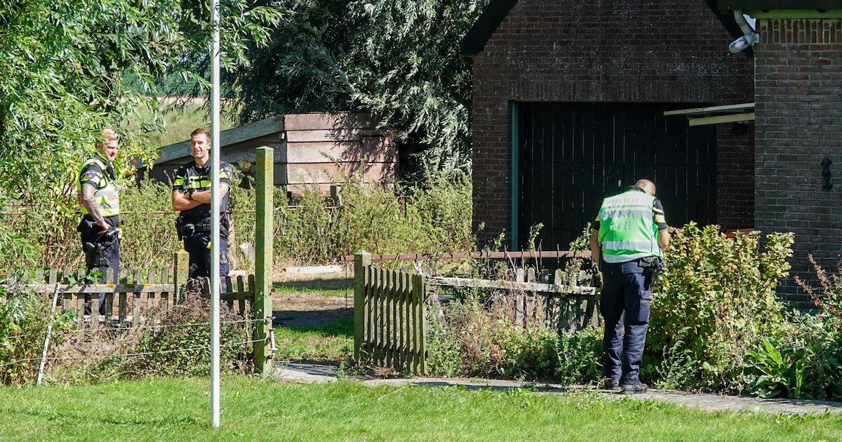 Twee overleden personen aangetroffen in woning Hoogwoud: man heeft ...