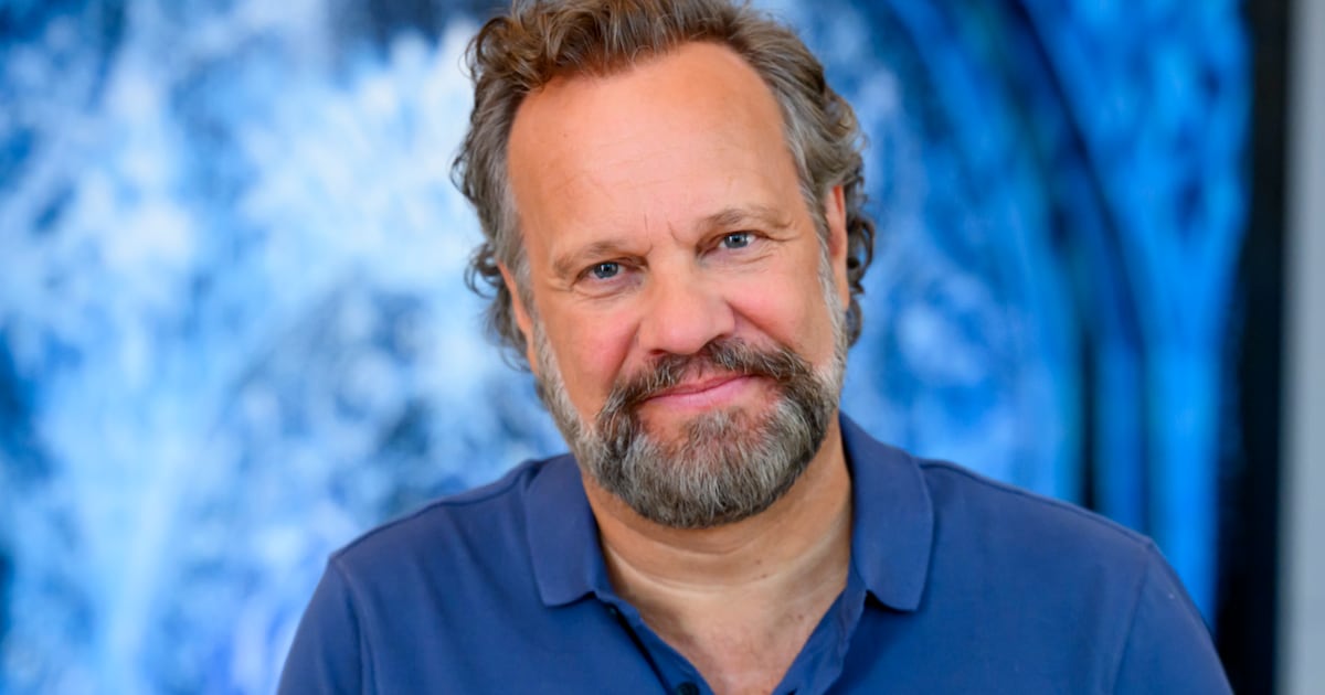 Carlo neemt met dikke tranen afscheid van huisdier en Eva en Raven zijn gek op elkaar