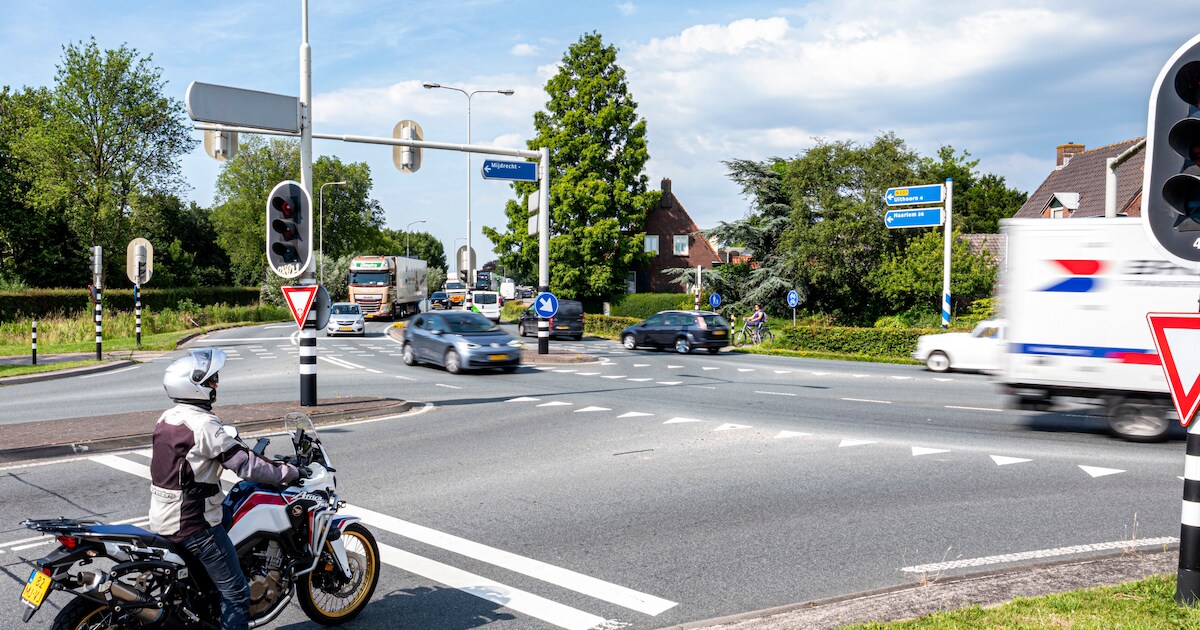 Beruchte bocht in N201 in Mijdrecht wordt eíndelijk verlegd (én ...