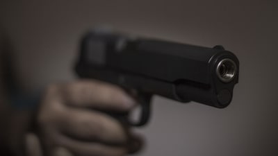 Gewapende overval op coffeeshop in Eindhoven, gemaskerde man bedreigt medewerker